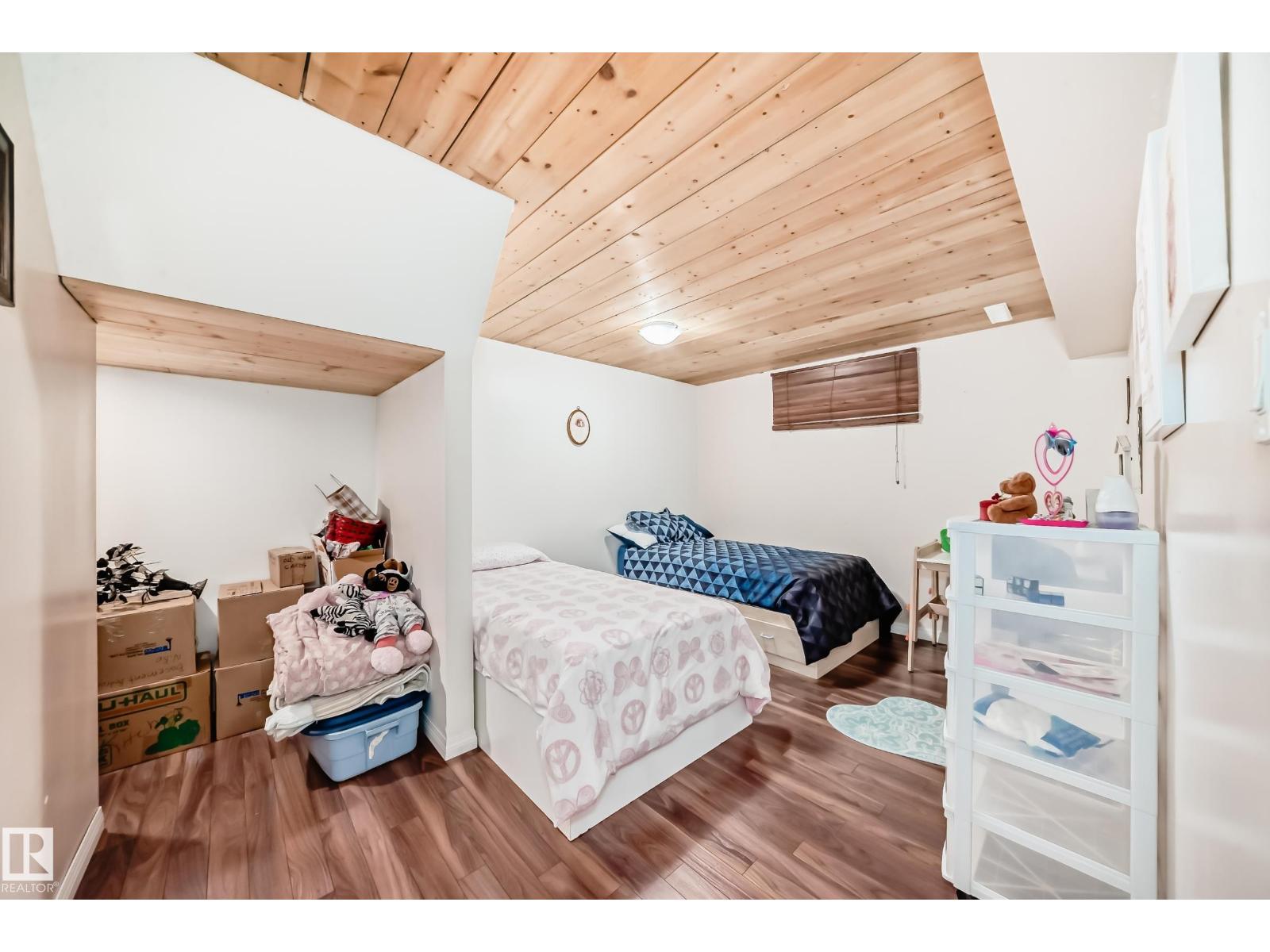 8811 38A AV NW, Edmonton