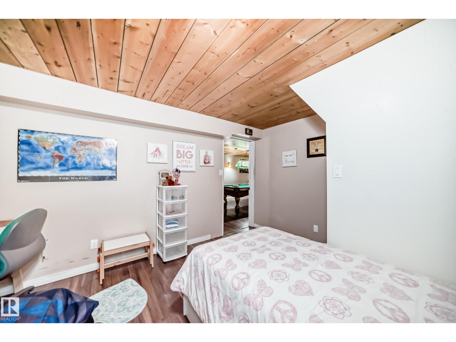 8811 38A AV NW, Edmonton