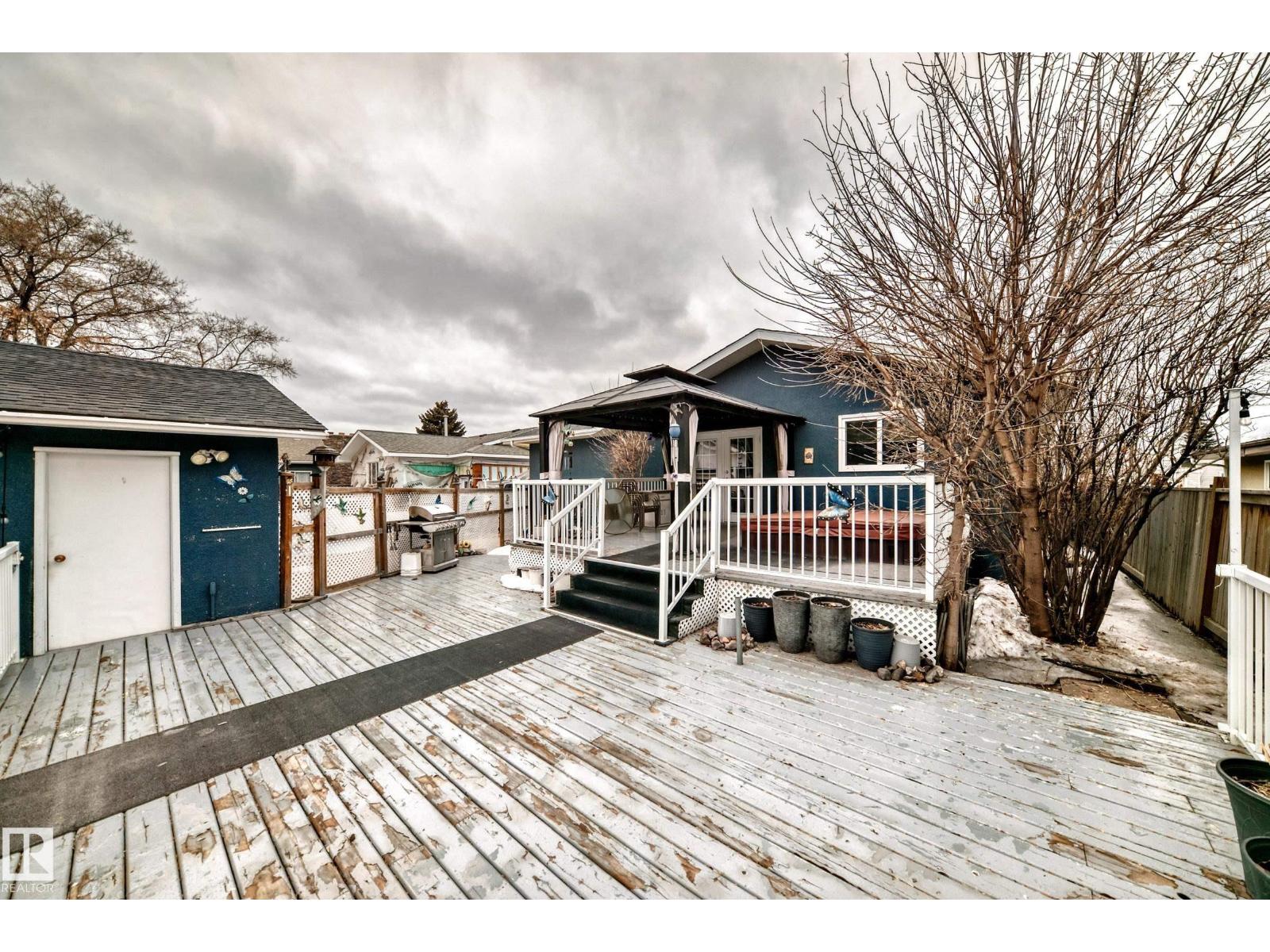 8811 38A AV NW, Edmonton