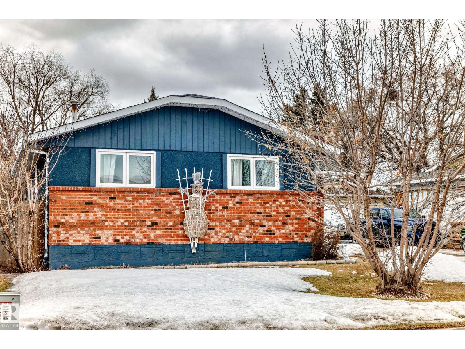 8811 38A AV NW, Edmonton