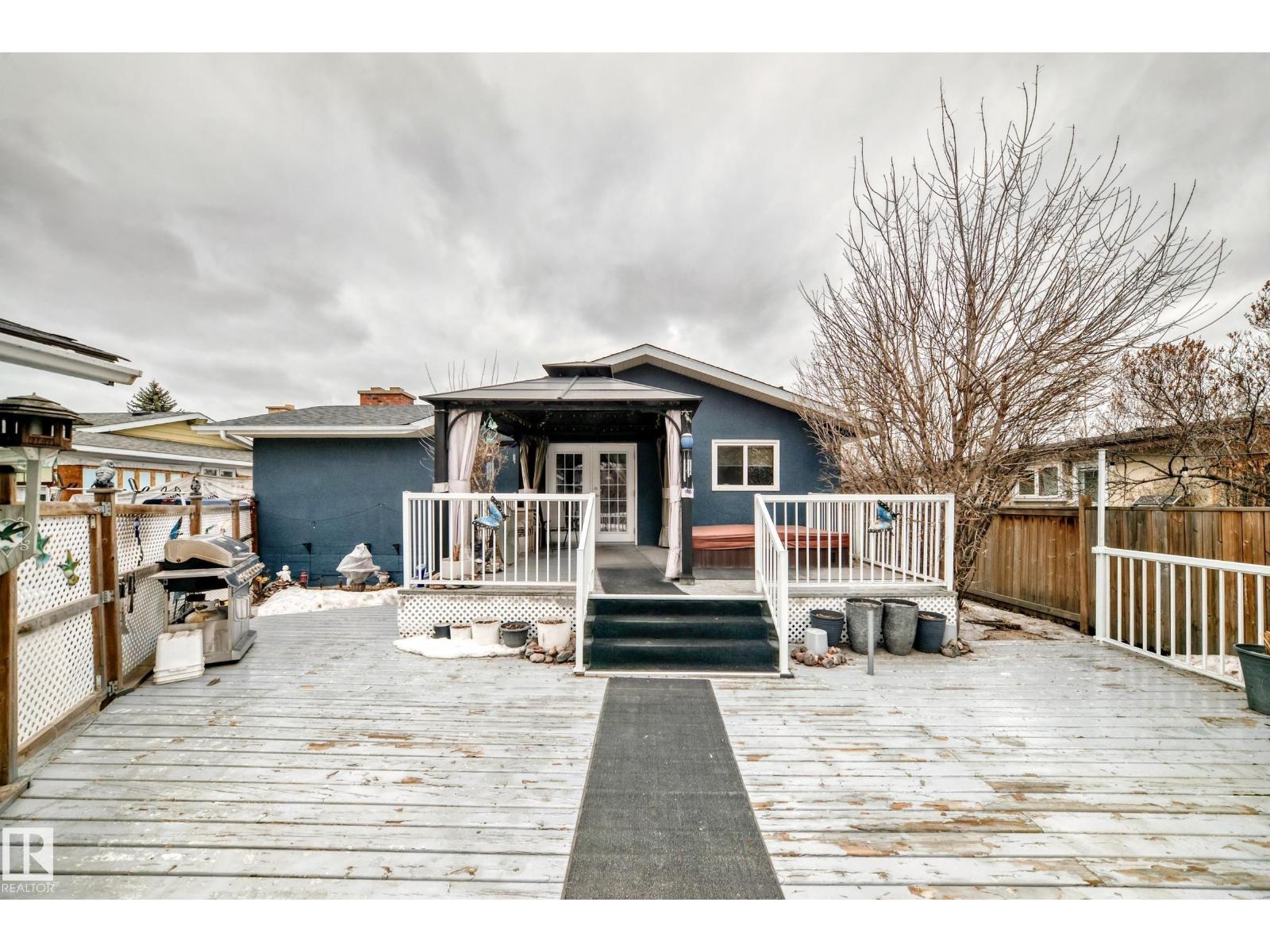 8811 38A AV NW, Edmonton