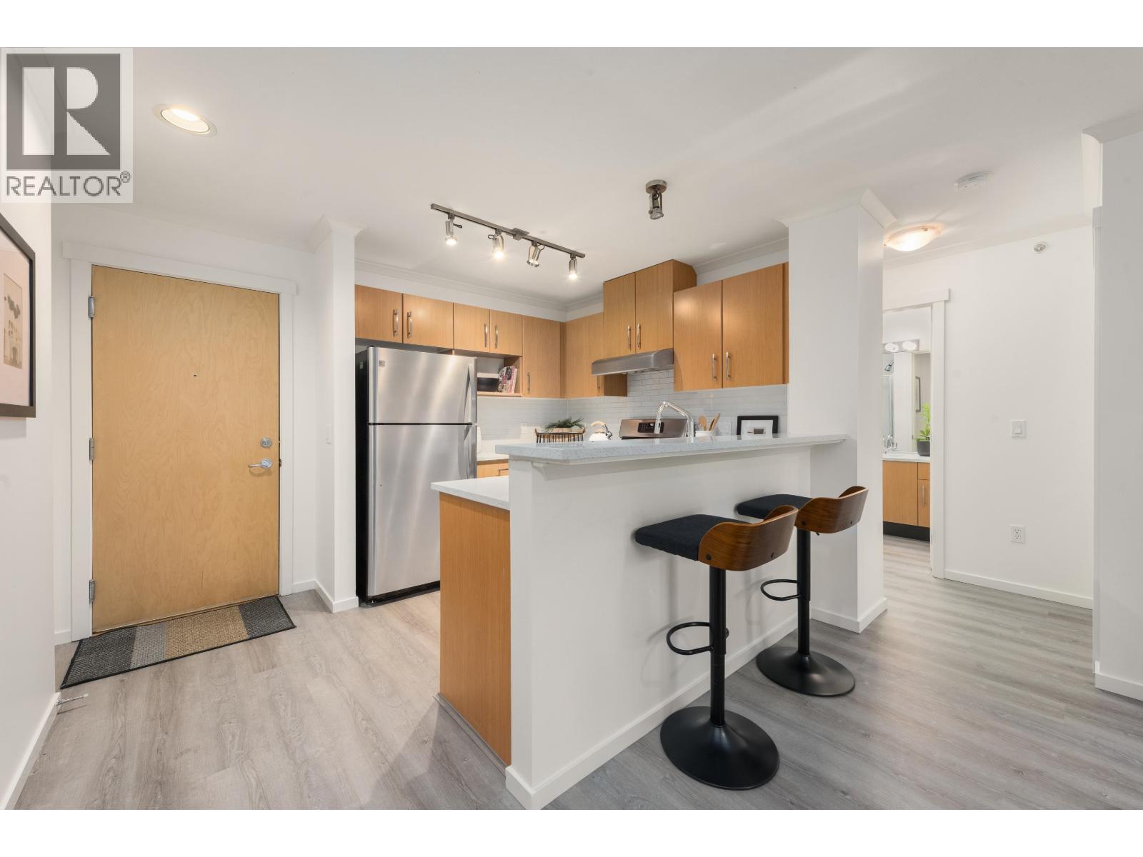 401 300 KLAHANIE DRIVE, Port Moody