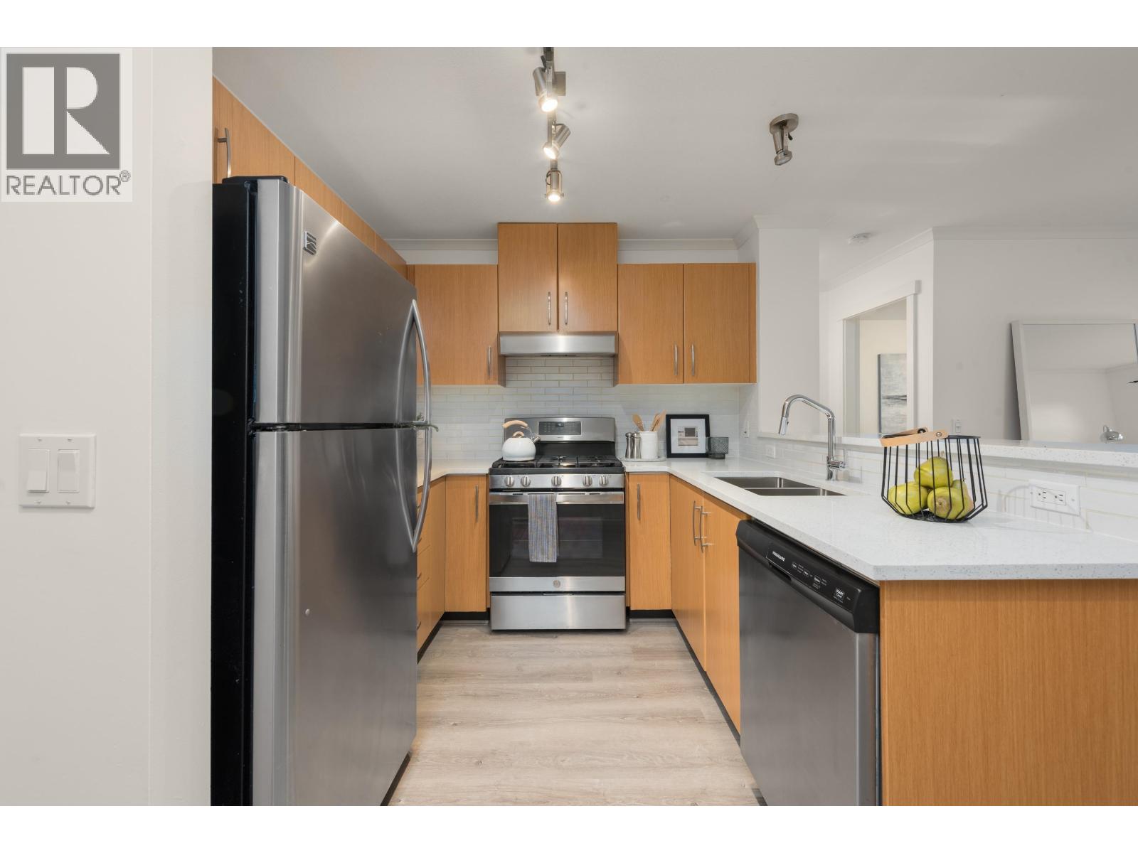 401 300 KLAHANIE DRIVE, Port Moody