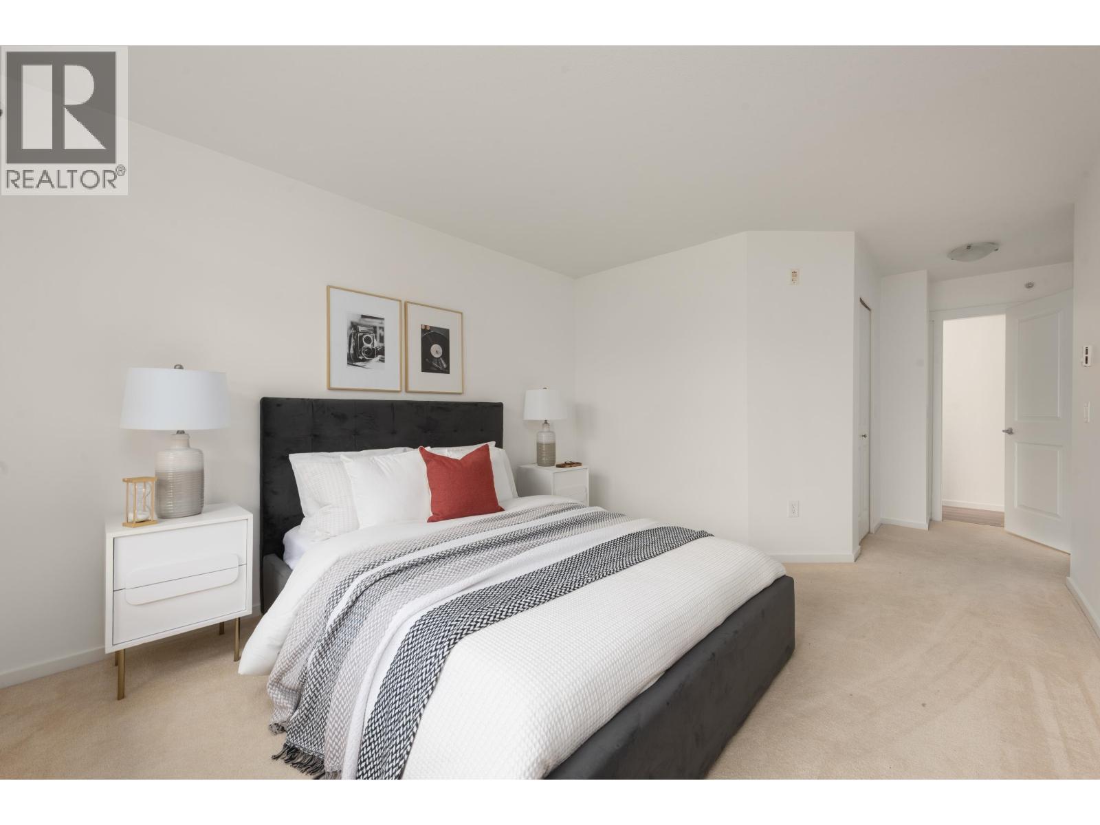 401 300 KLAHANIE DRIVE, Port Moody