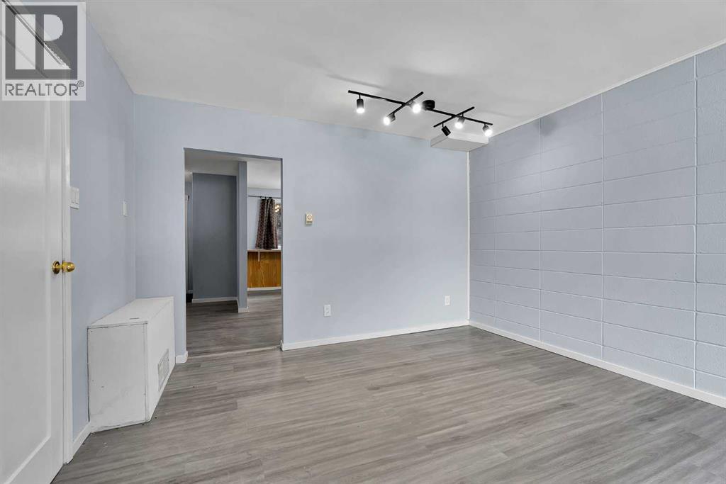 #156 2211 19 STREET NE - 8