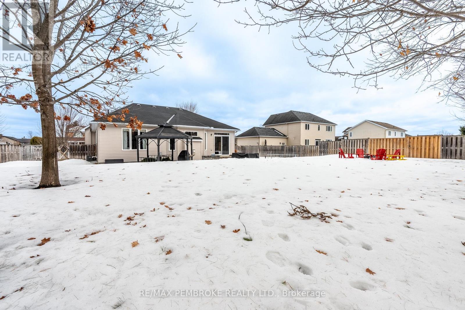 14 BEDARD BOULEVARD, Petawawa, Ontario