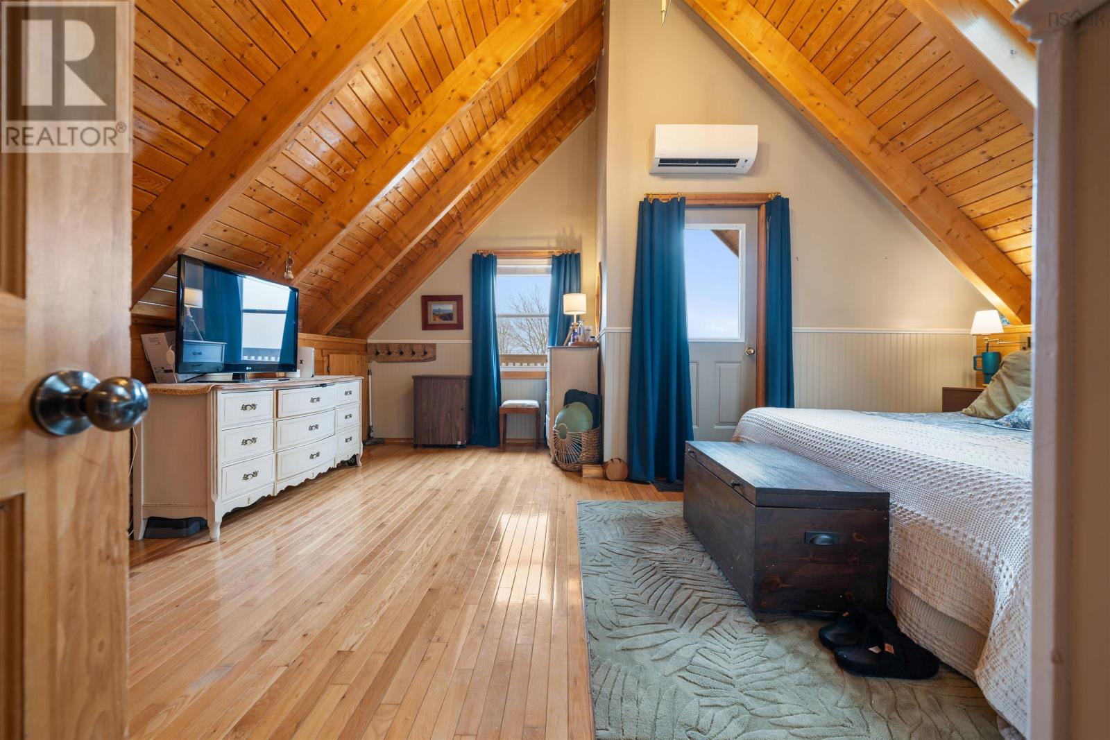 Property 37 of 49 of 1197 Mount Pleasant Road