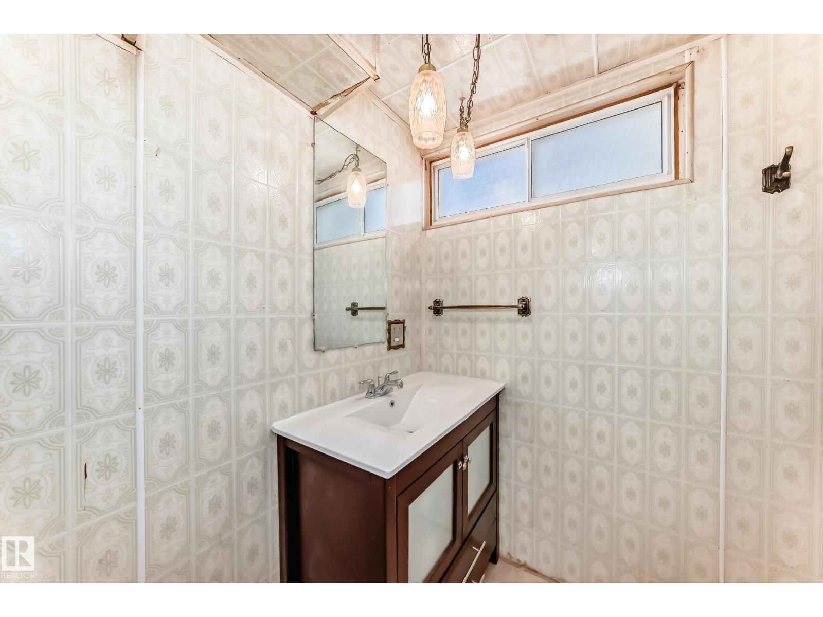 12237 135 ST NW, Edmonton