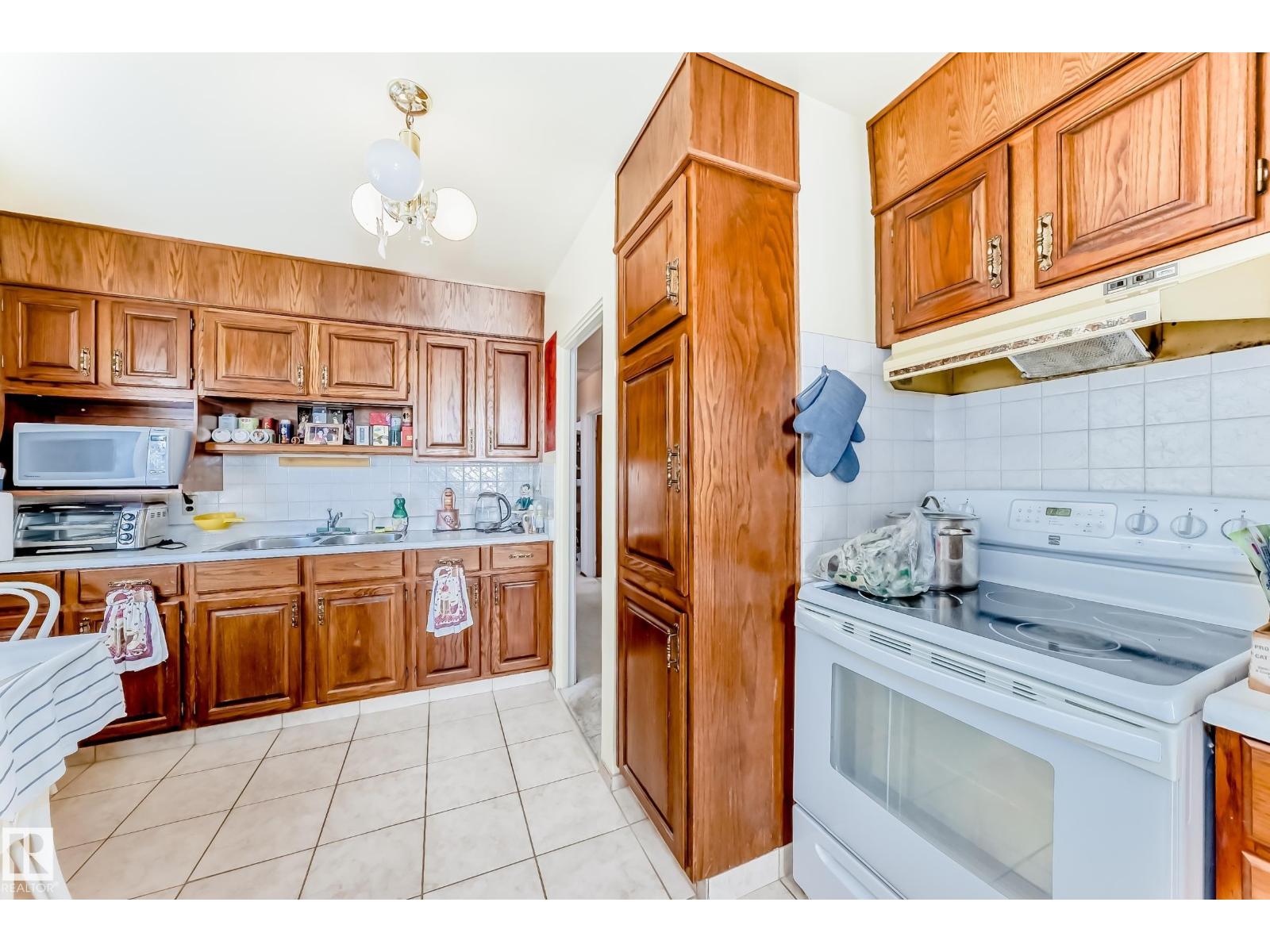 12237 135 ST NW, Edmonton