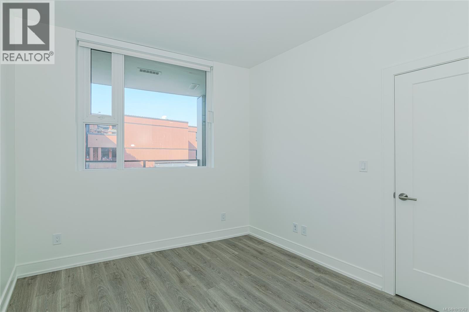 #715 1628 STORE ST - 18