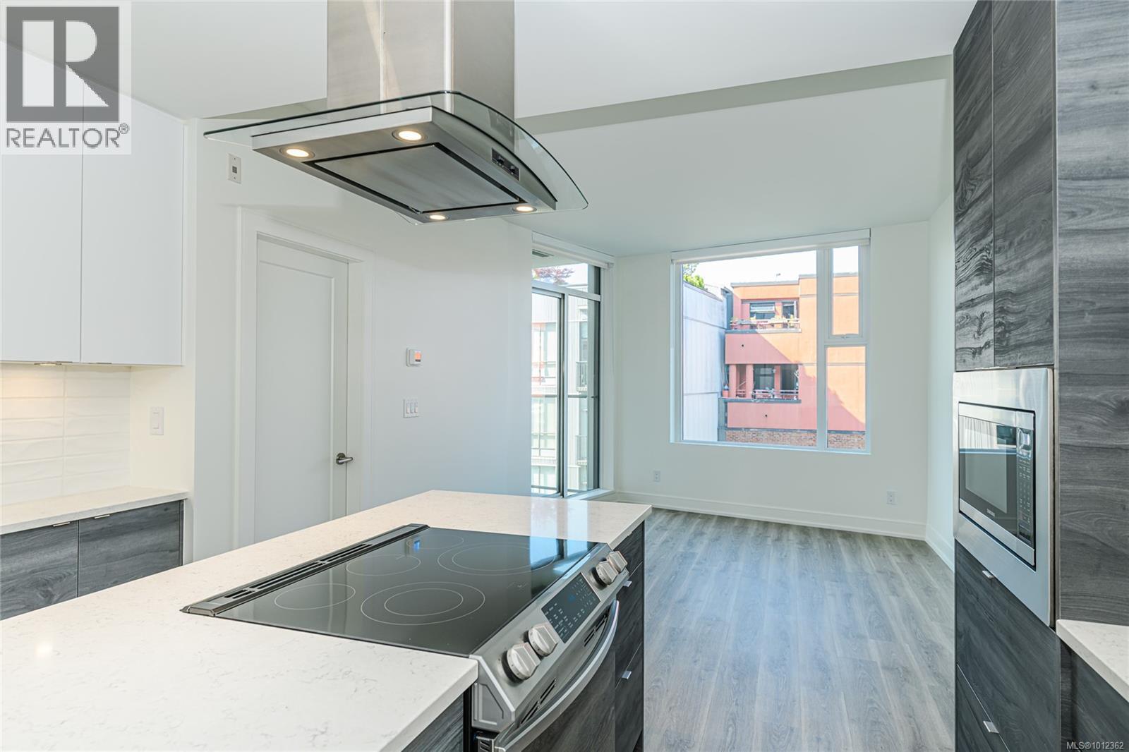 #715 1628 Store St - 10
