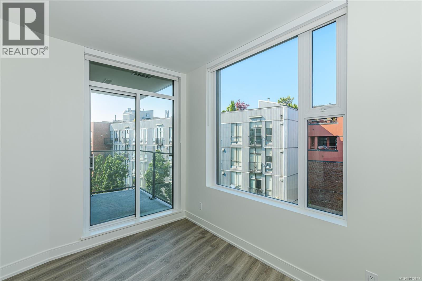 #715 1628 STORE ST - 13