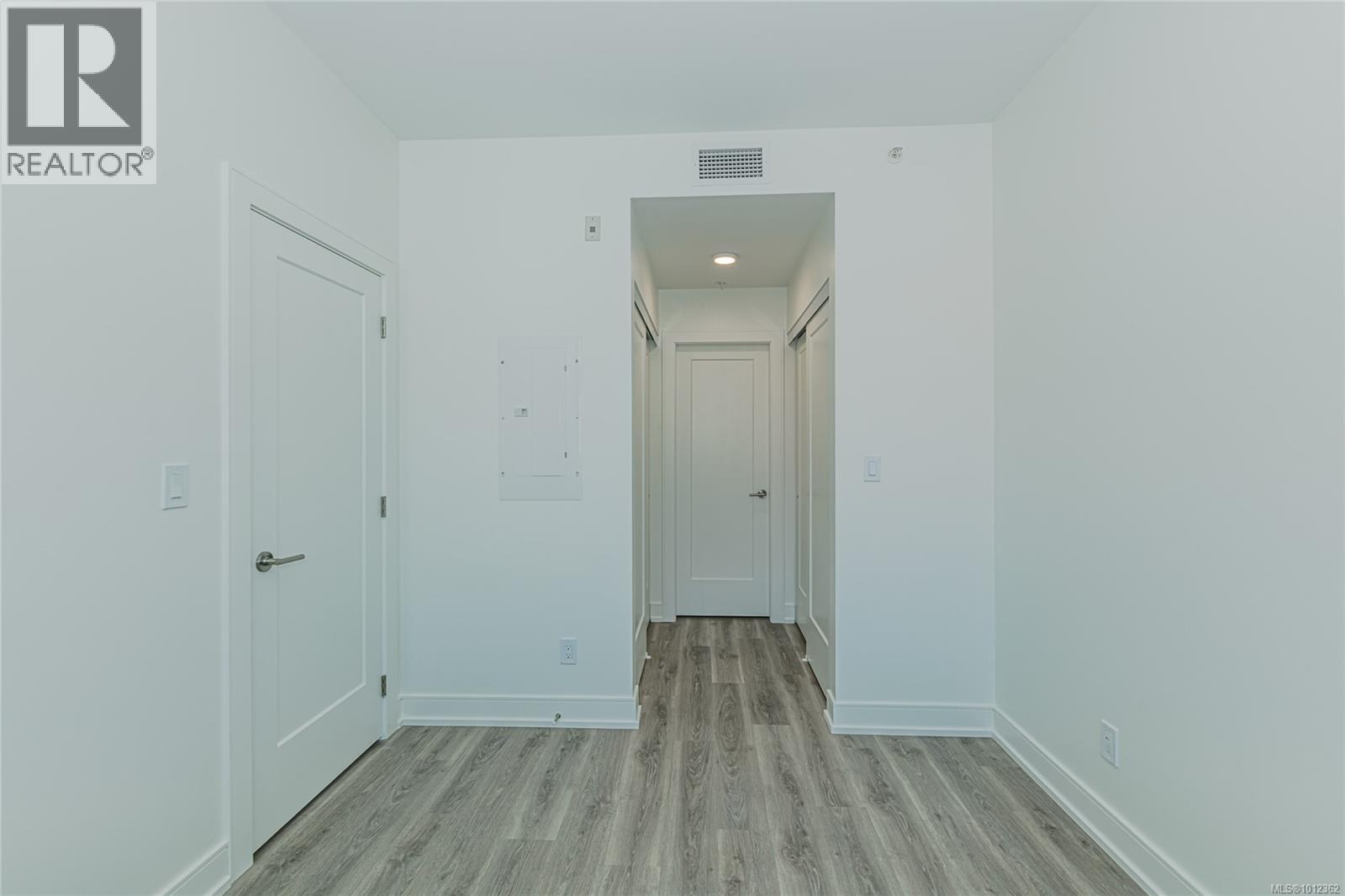 #715 1628 Store St - 19