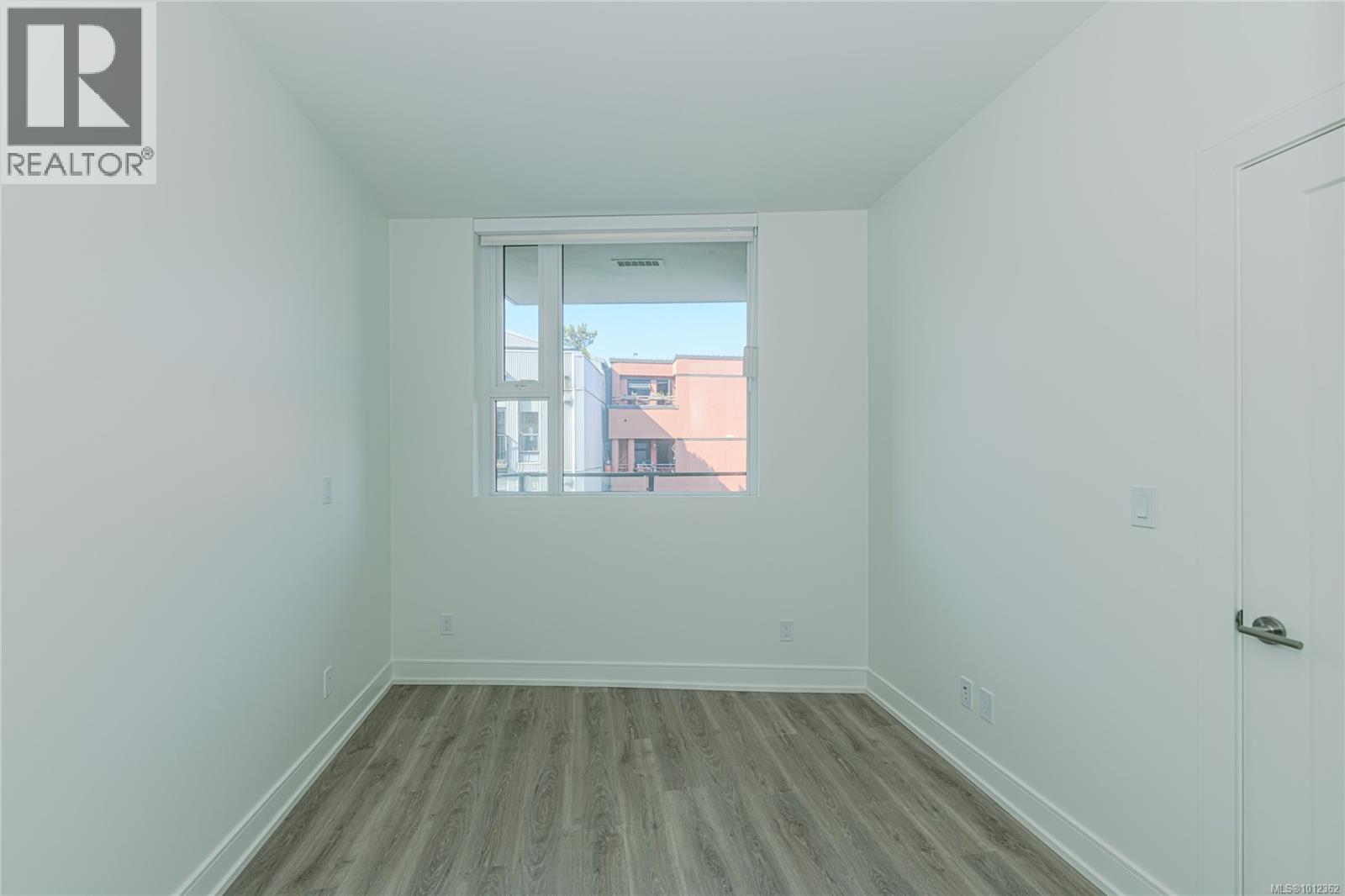 #715 1628 Store St - 17