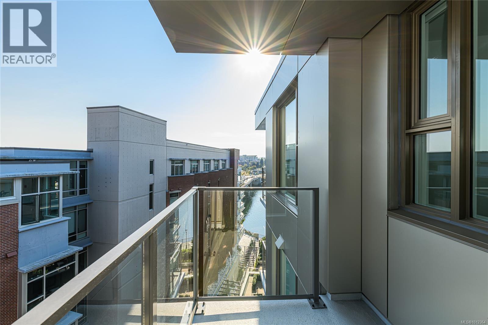 #902 1628 STORE ST - 23