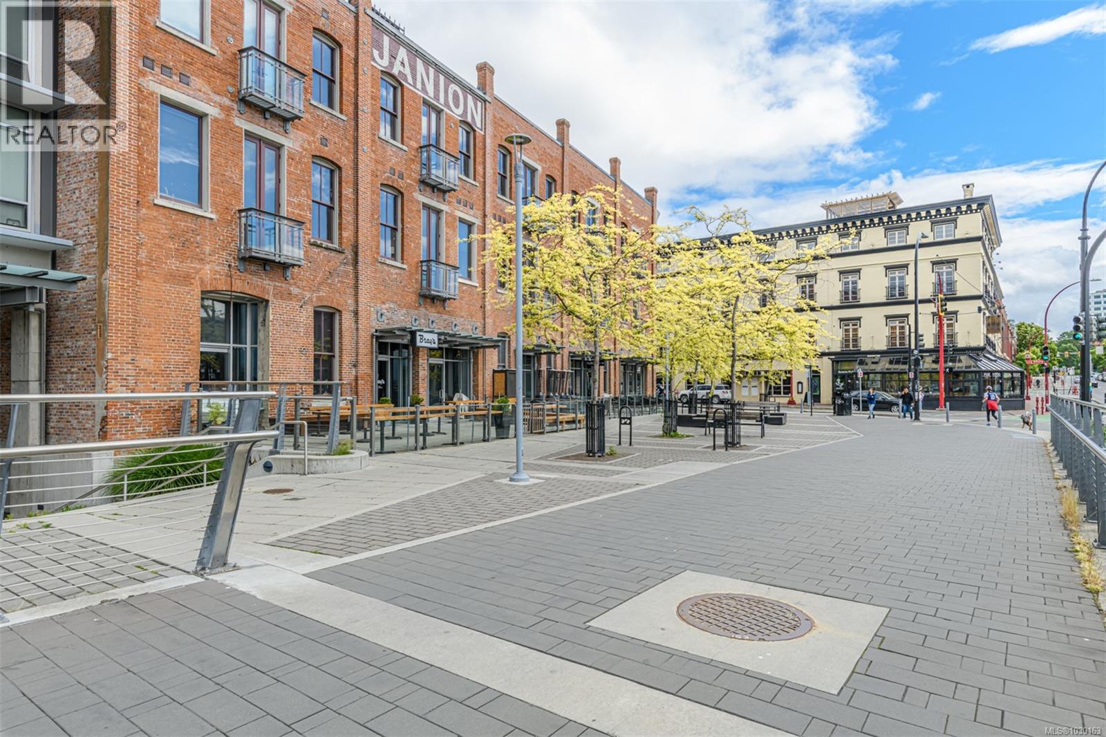 904 1628 Store Street, Victoria