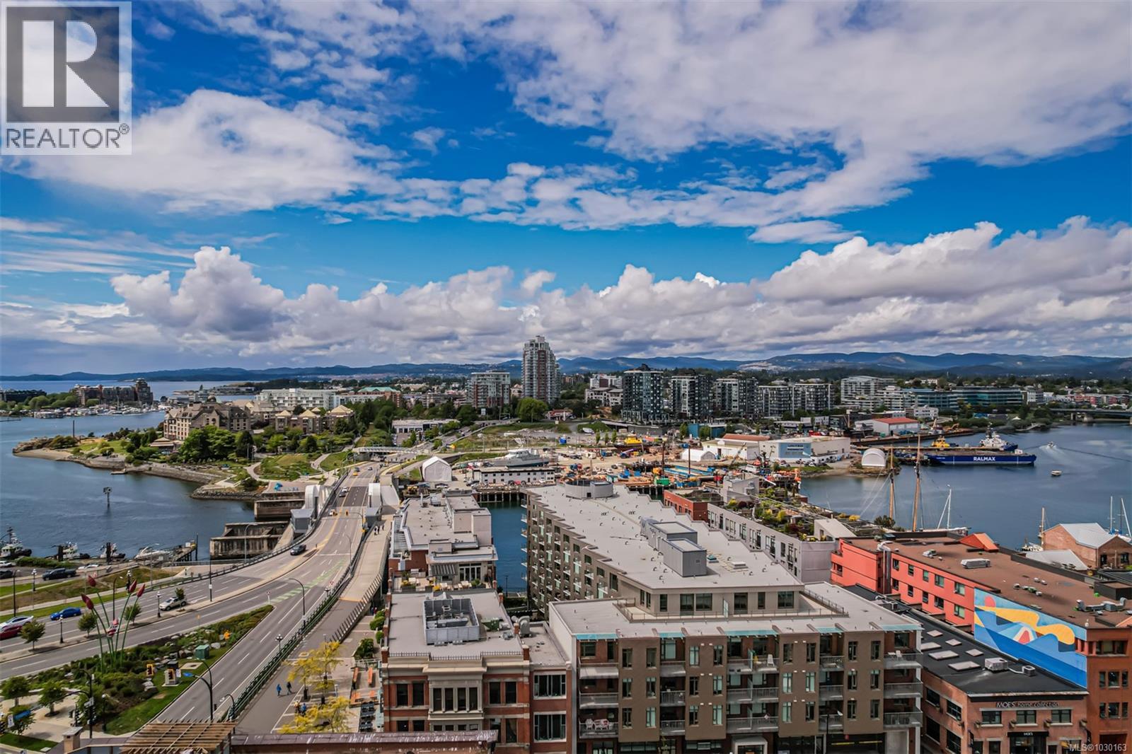 904 1628 Store Street, Victoria