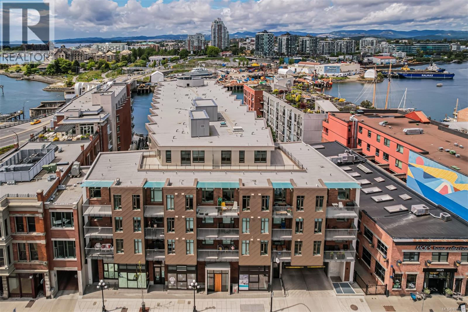 904 1628 Store Street, Victoria