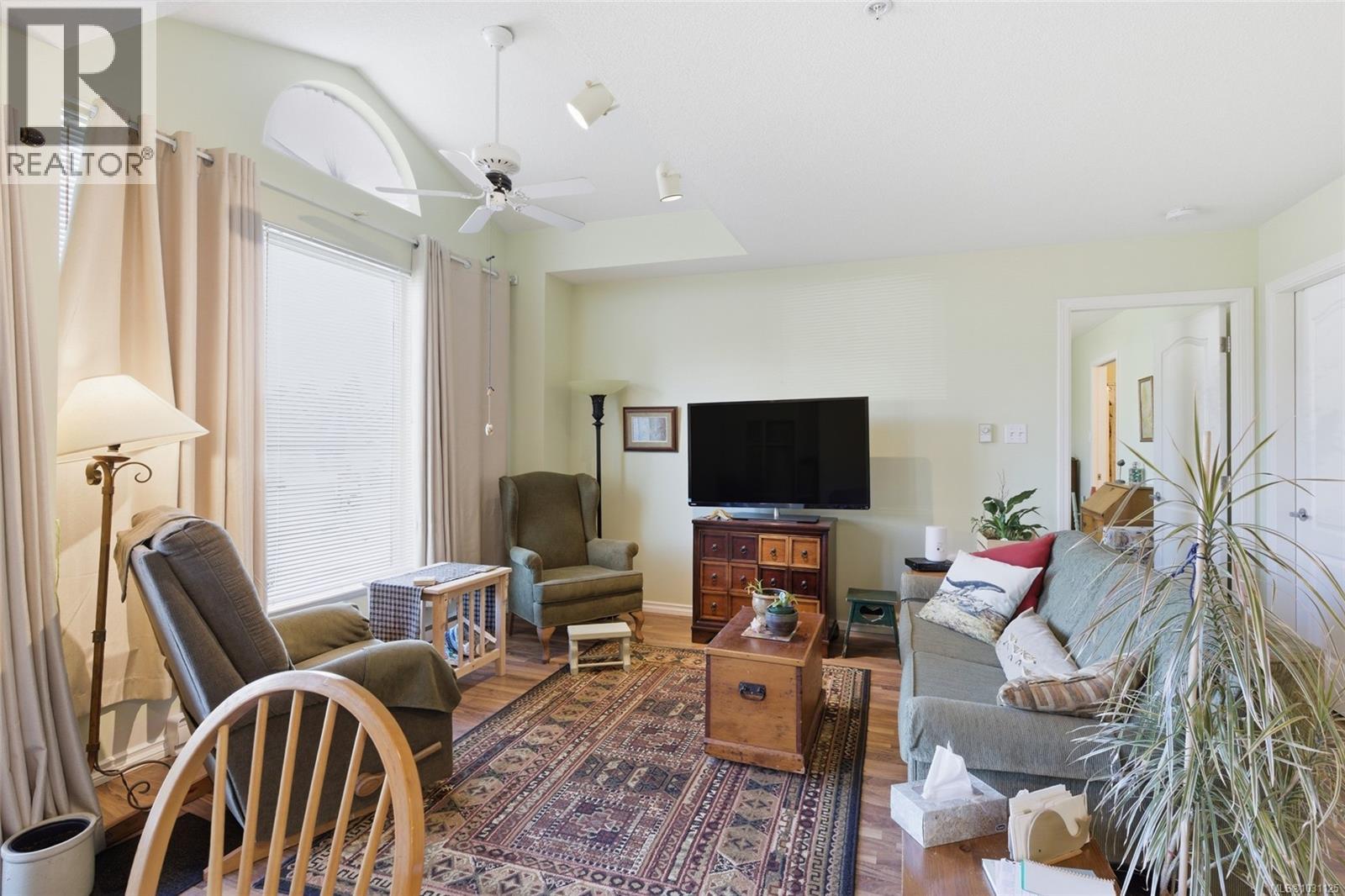 602 265 Mills St, Parksville