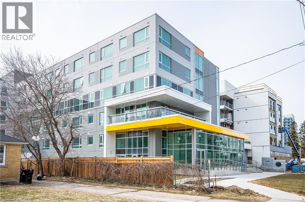 316 BATAVIA Place Unit# 121