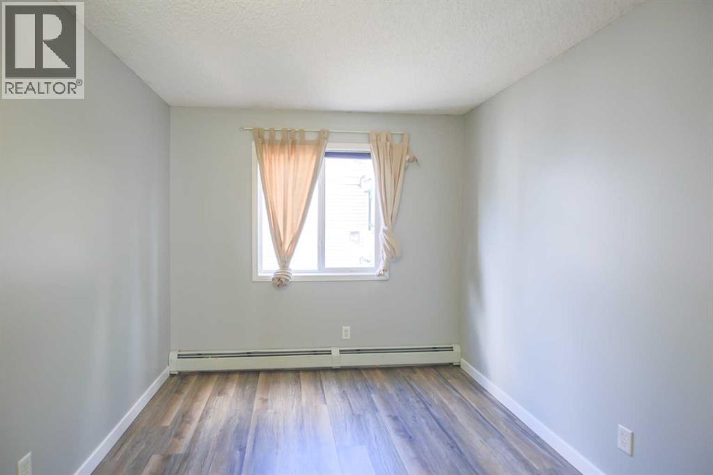 #202 5202 VALLEYVIEW PARK SE - 11