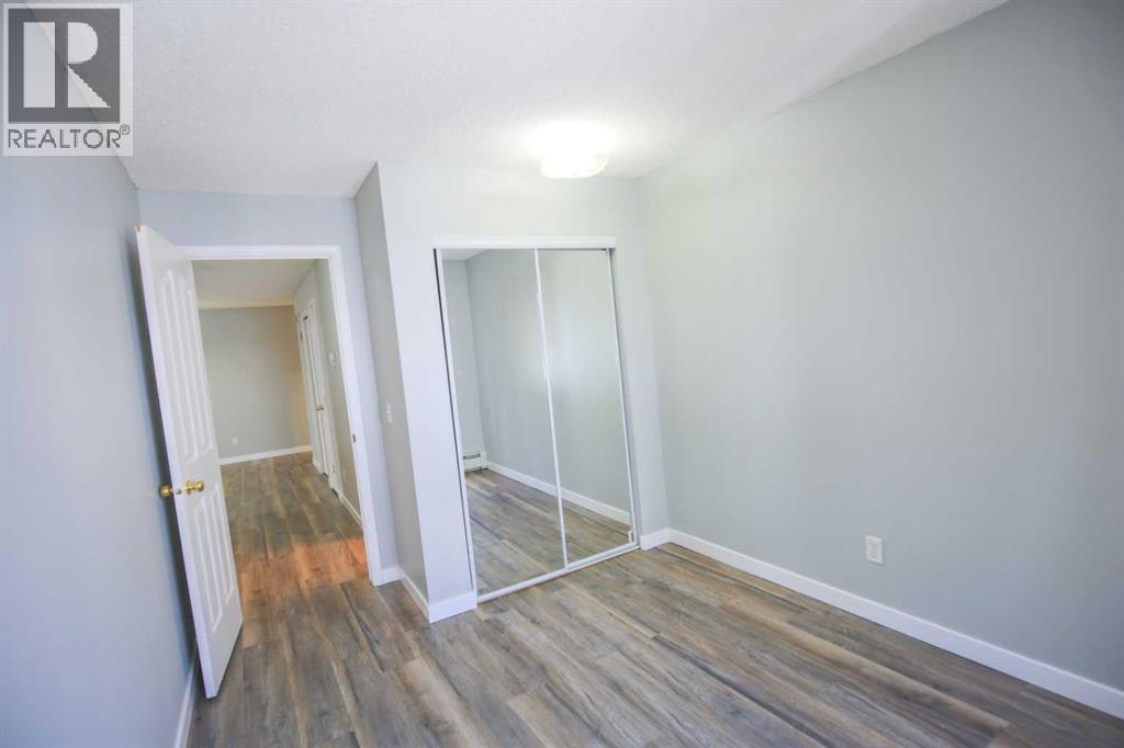 #202 5202 VALLEYVIEW PARK SE - 12