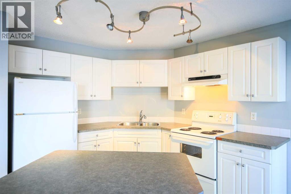 #202 5202 VALLEYVIEW PARK SE - 4
