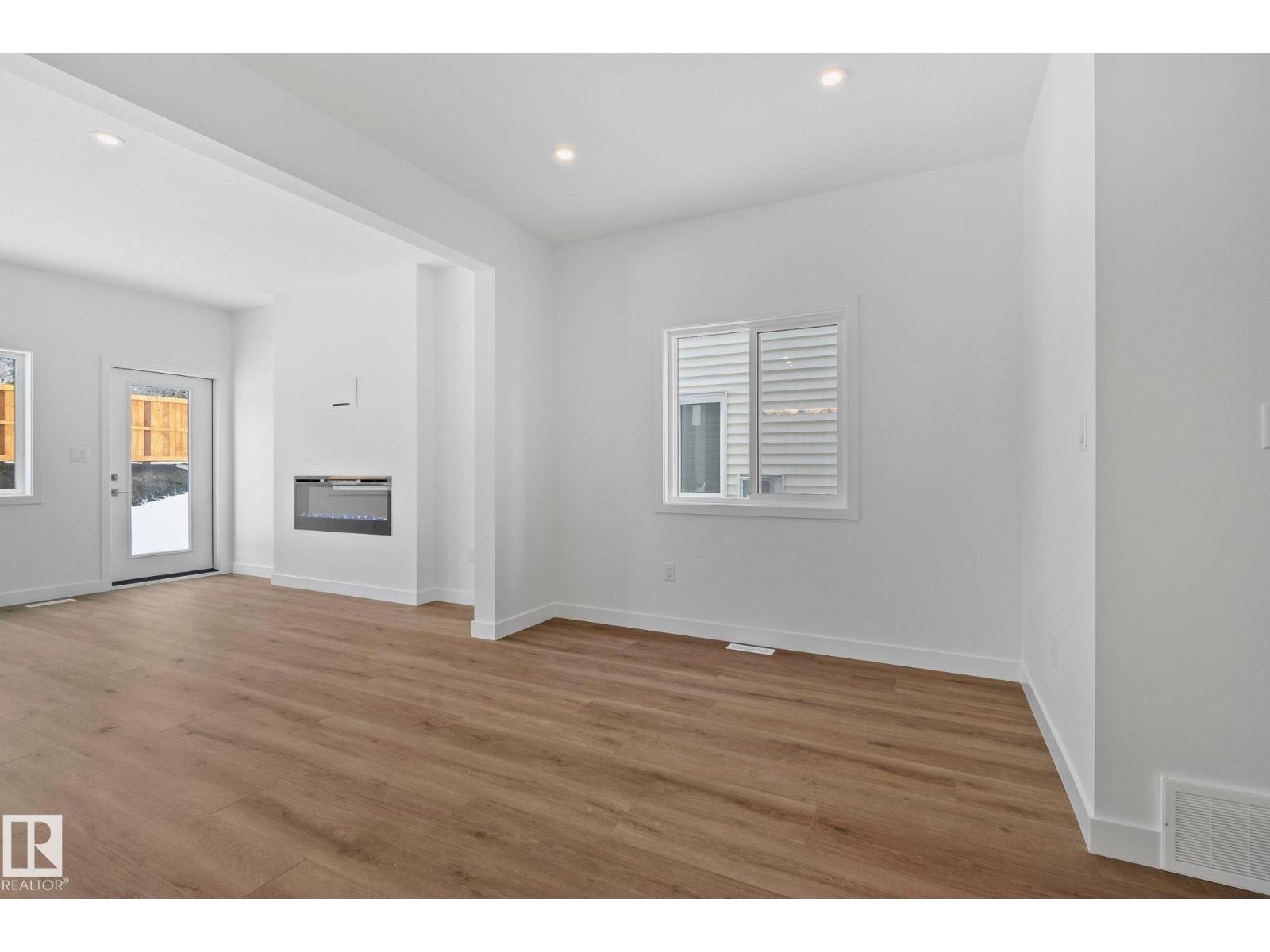 128 Royal Street, St. Albert