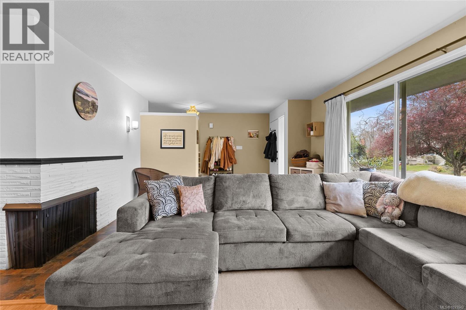  3223 Henderson Road, Oak Bay