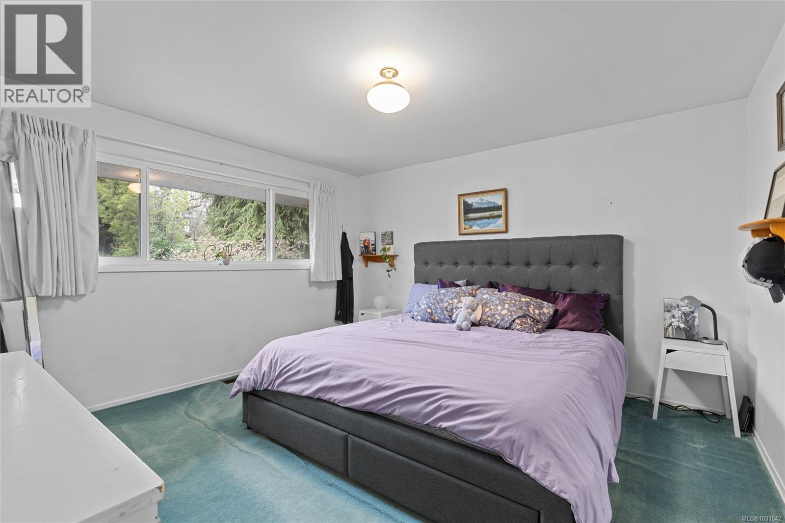  3223 Henderson Road, Oak Bay