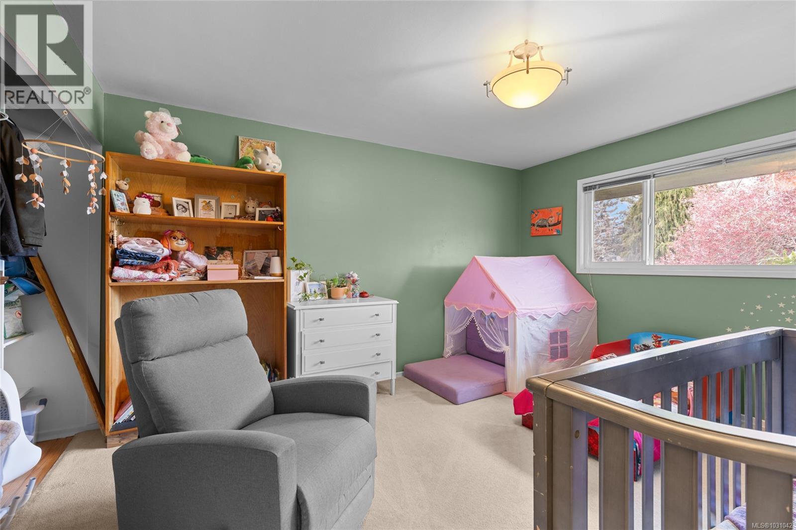  3223 Henderson Road, Oak Bay