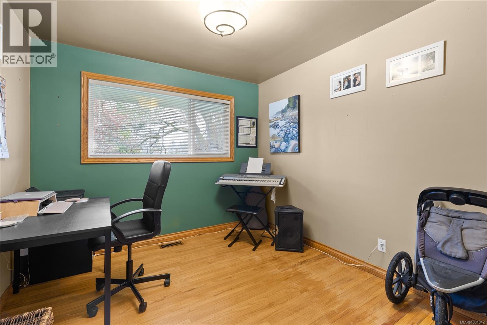  3223 Henderson Road, Oak Bay