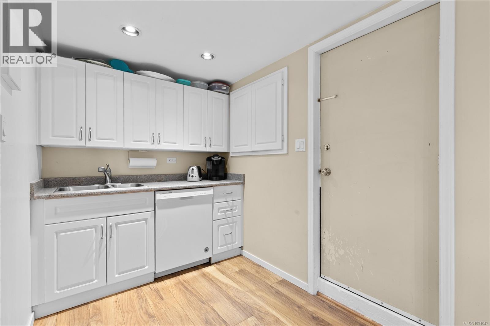  3223 Henderson Road, Oak Bay