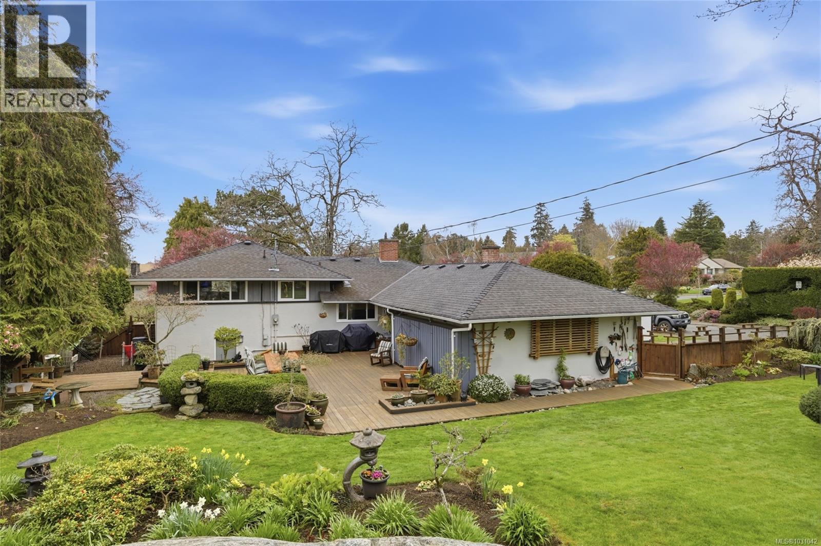  3223 Henderson Road, Oak Bay