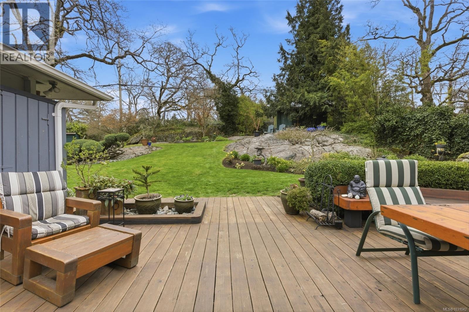  3223 Henderson Road, Oak Bay