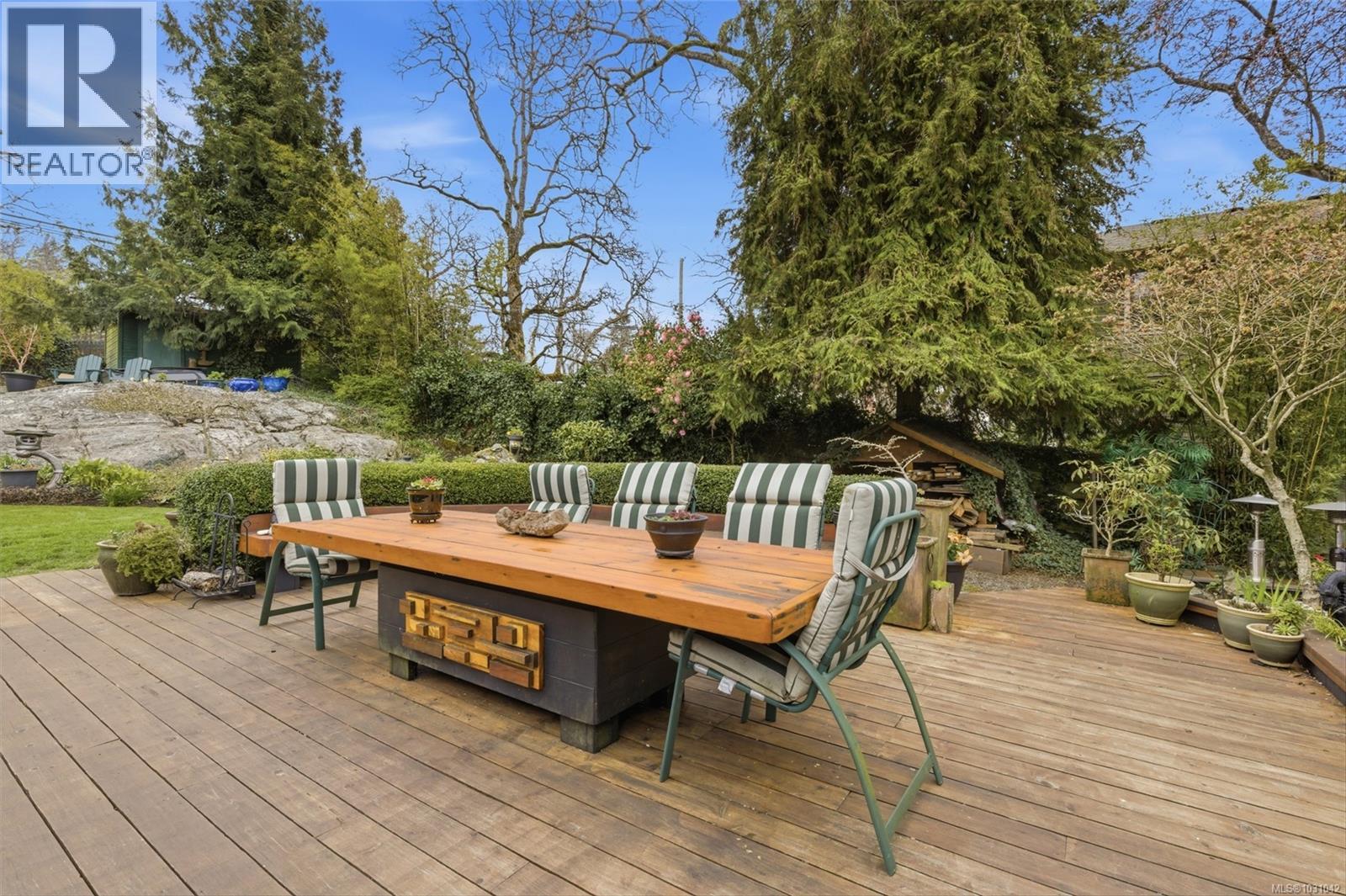  3223 Henderson Road, Oak Bay