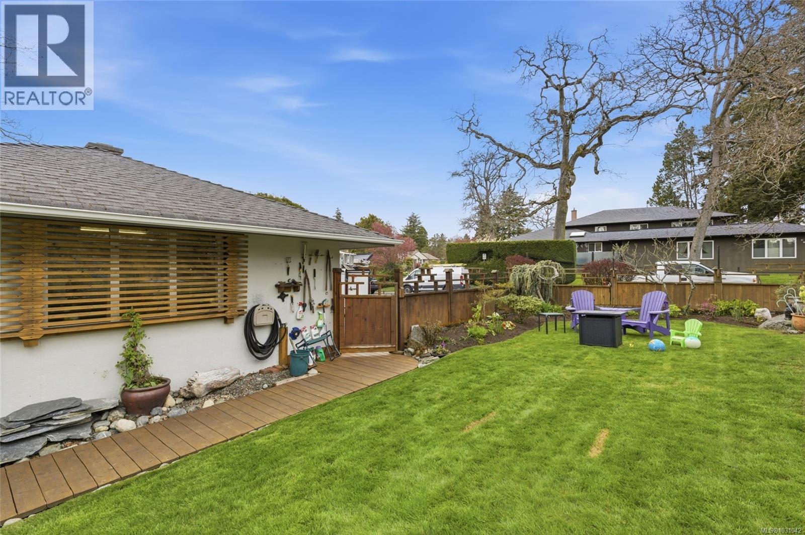  3223 Henderson Road, Oak Bay