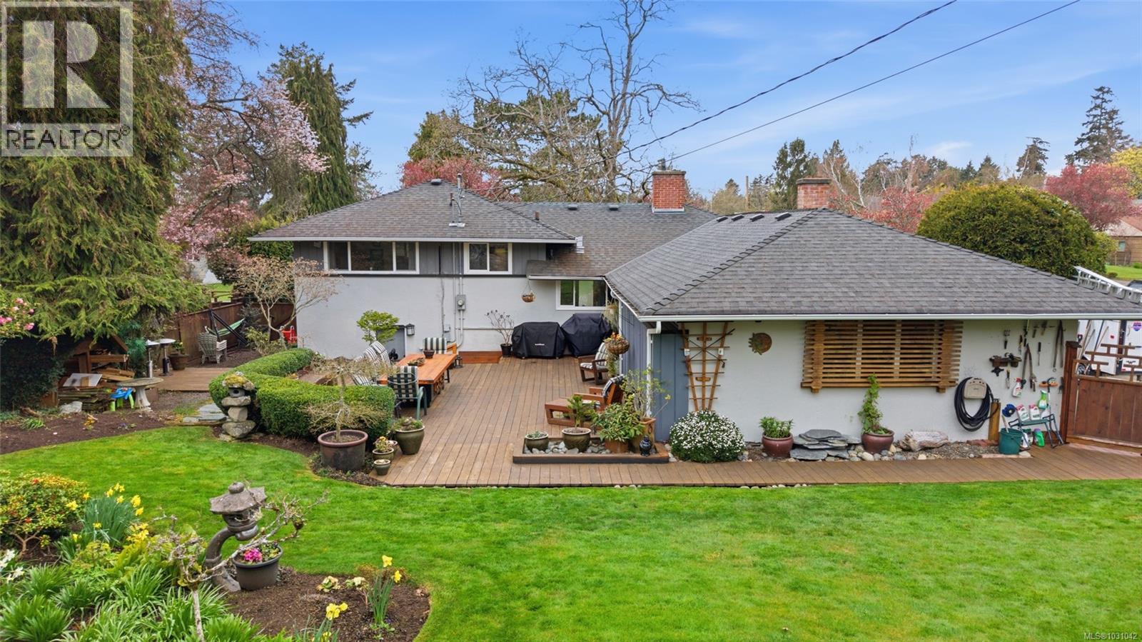  3223 Henderson Road, Oak Bay