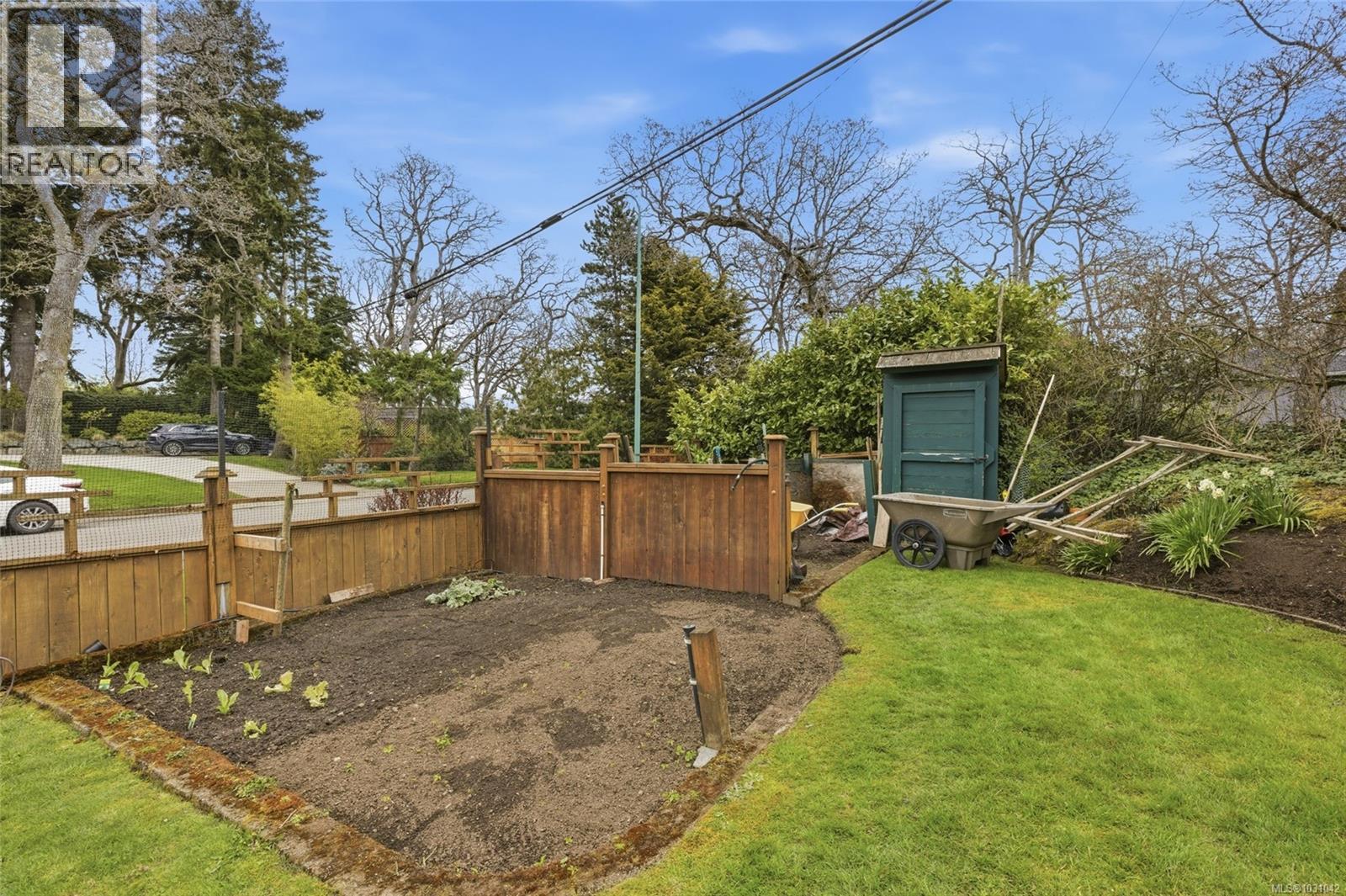  3223 Henderson Road, Oak Bay