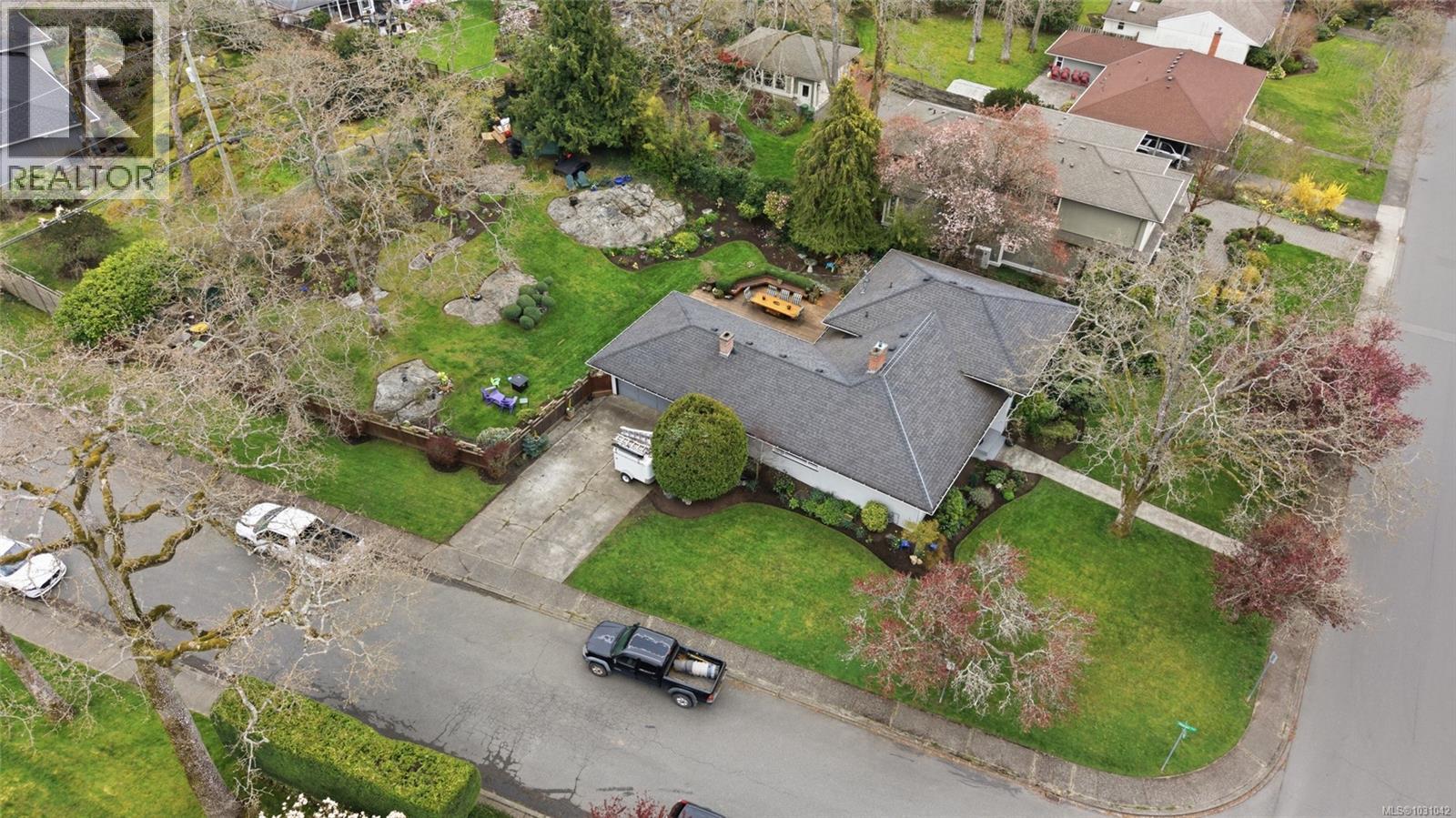  3223 Henderson Road, Oak Bay
