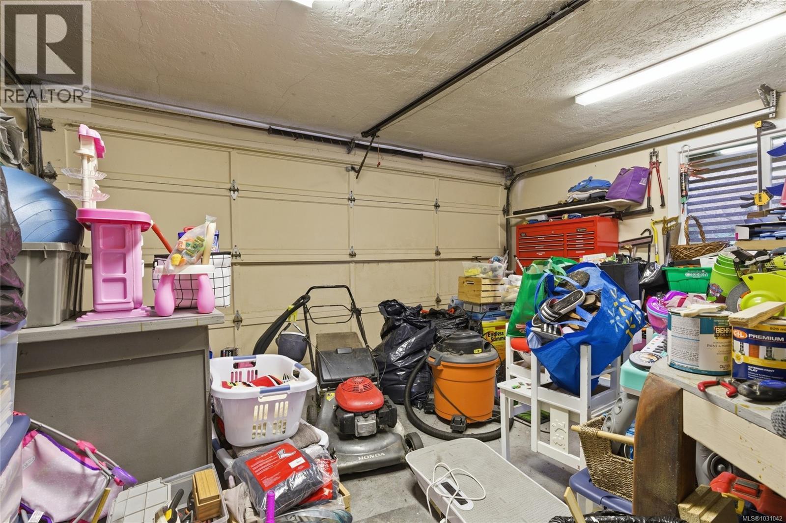  3223 Henderson Road, Oak Bay