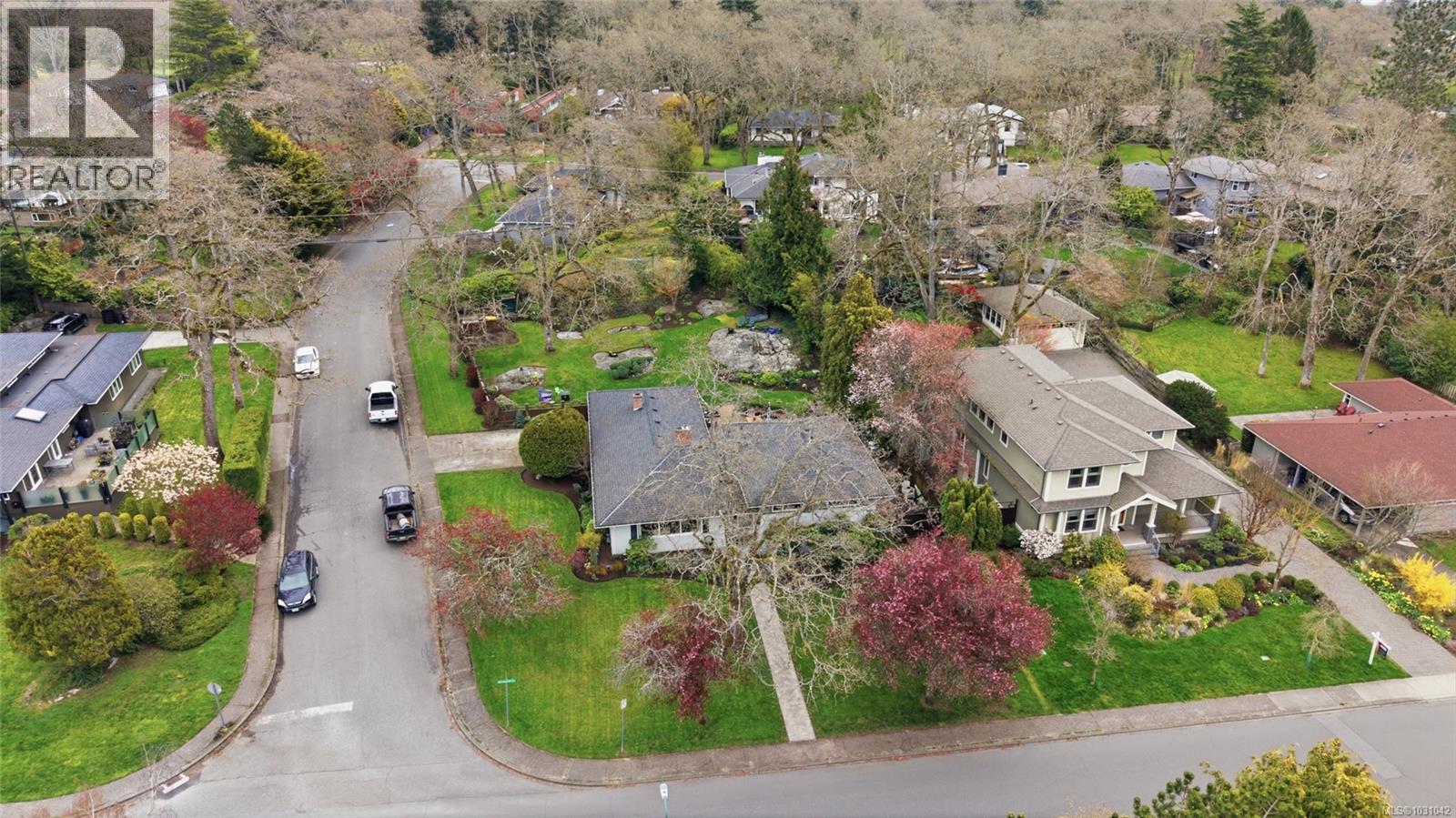  3223 Henderson Road, Oak Bay