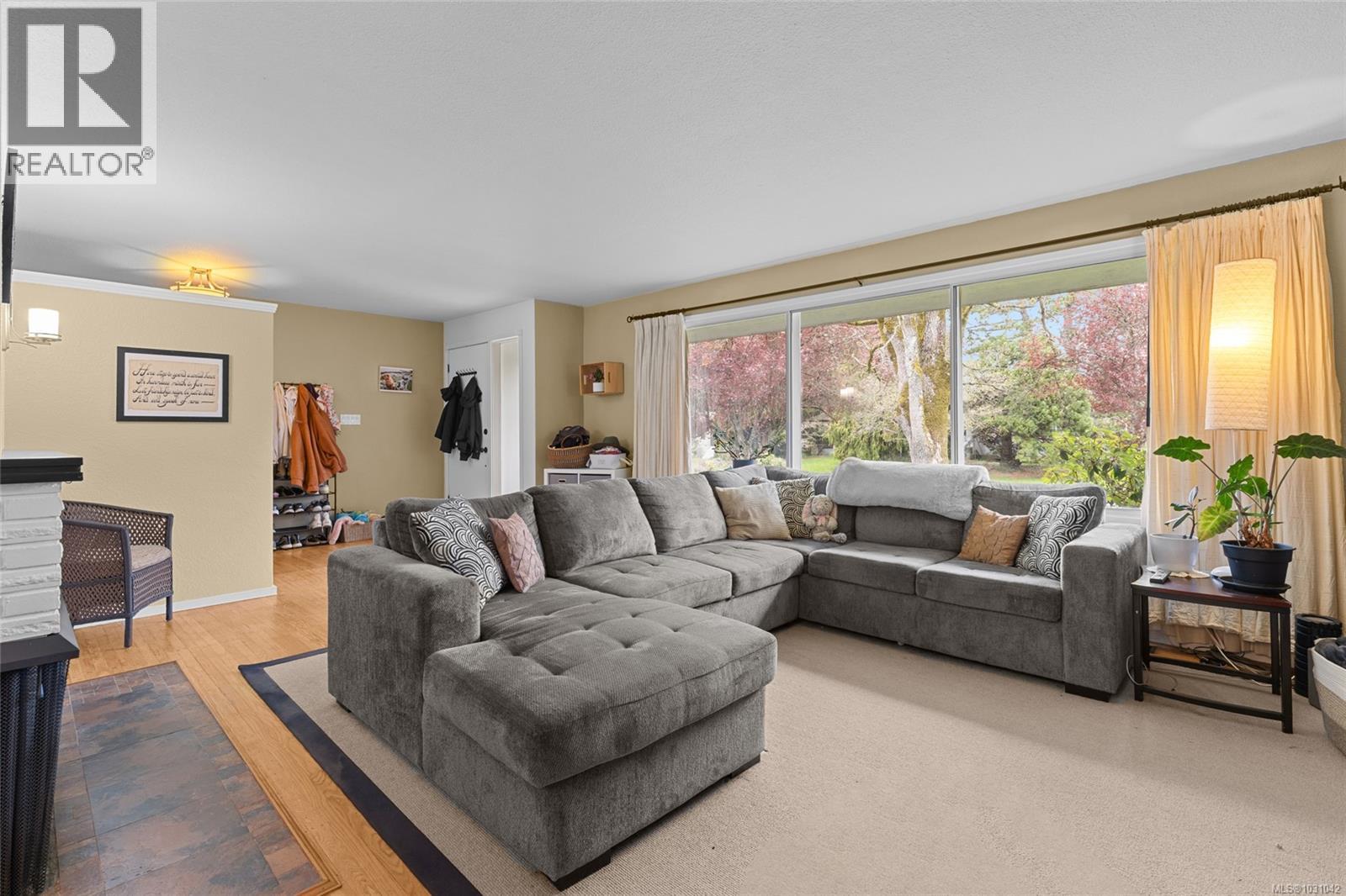  3223 Henderson Road, Oak Bay