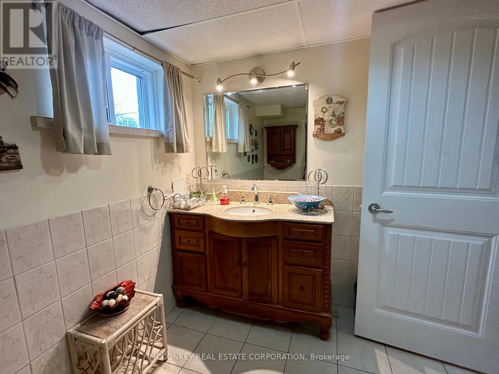 320 MCKELLAR STREET - 21