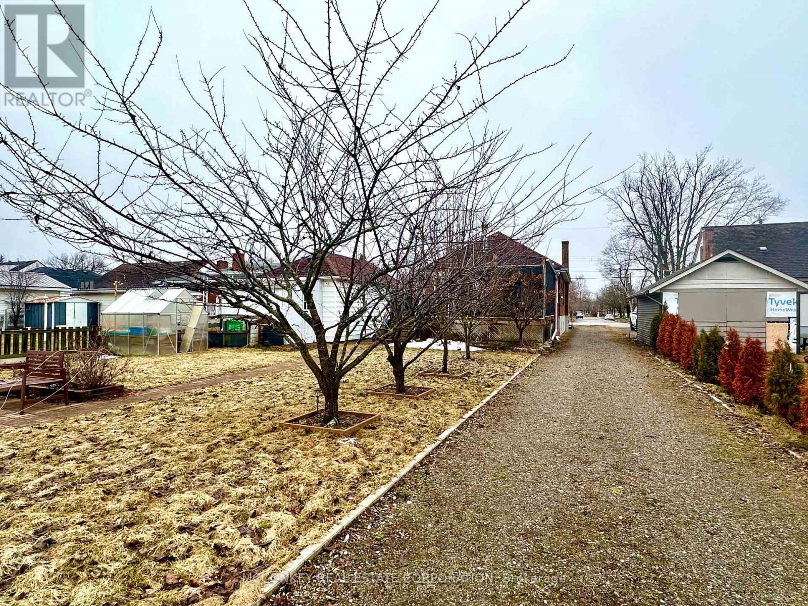 320 MCKELLAR STREET - 28