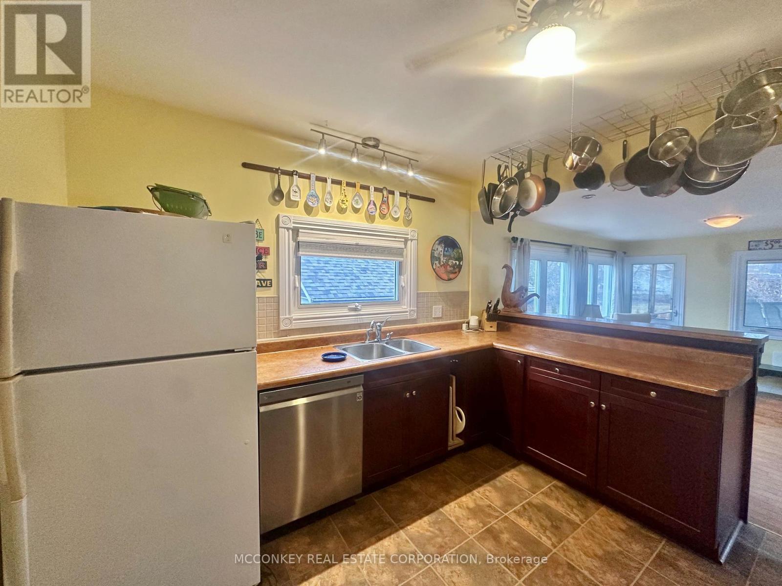 320 MCKELLAR STREET - 9