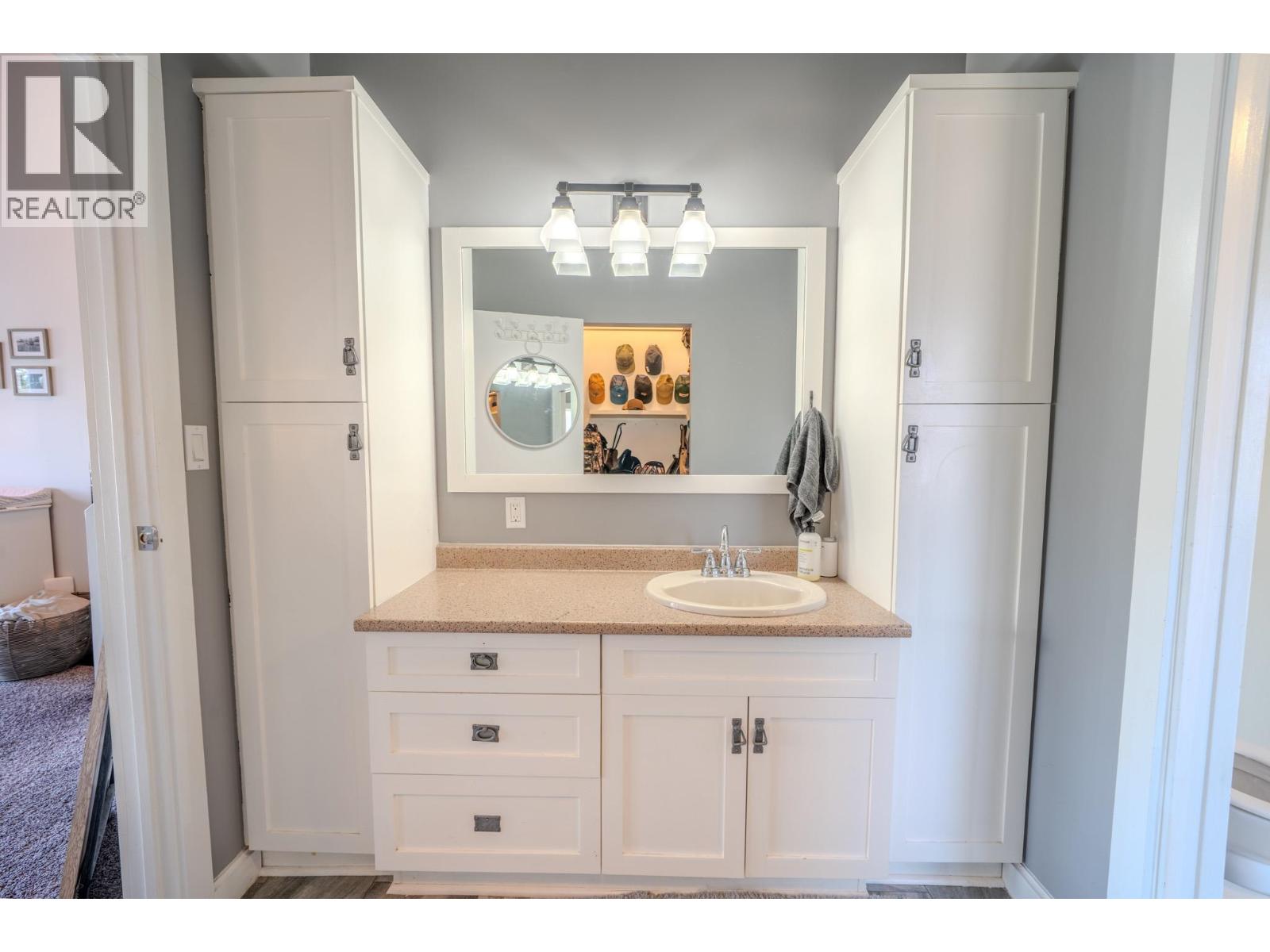 2124 SOUTH LAKESIDE DRIVE - 23