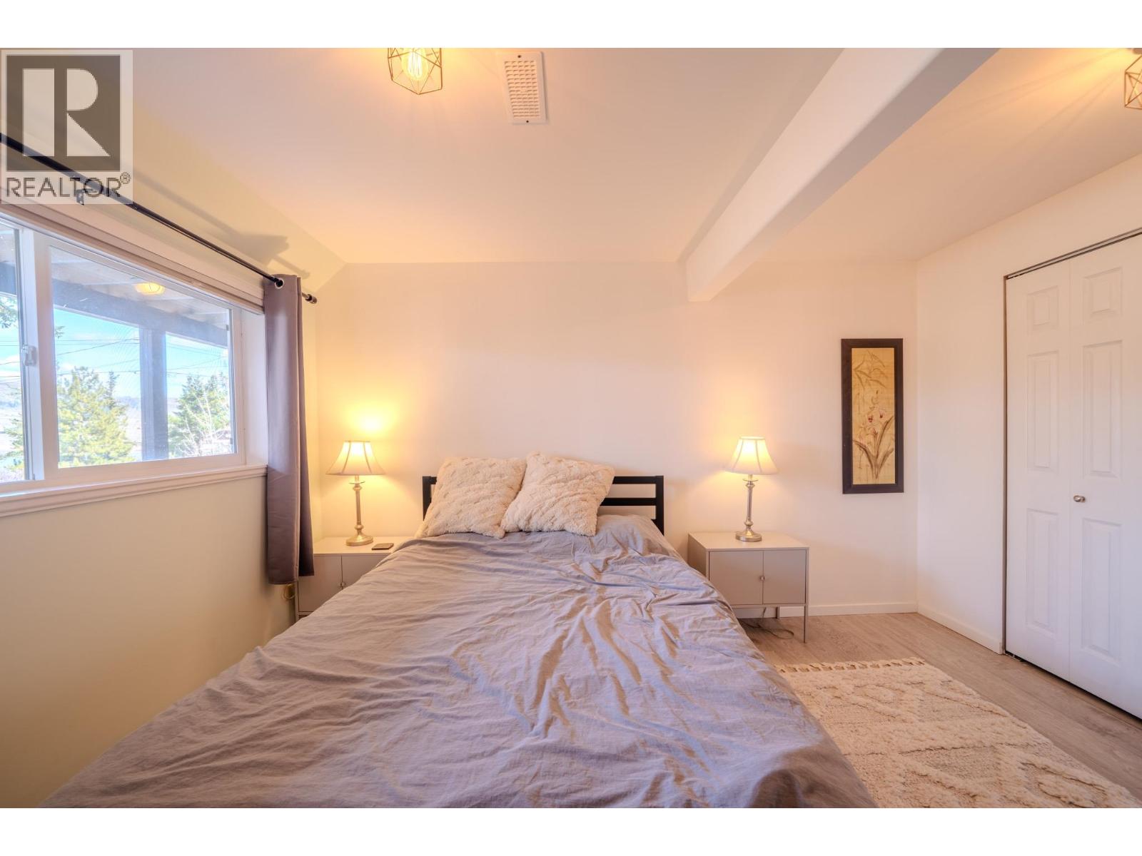 2124 SOUTH LAKESIDE DRIVE - 36