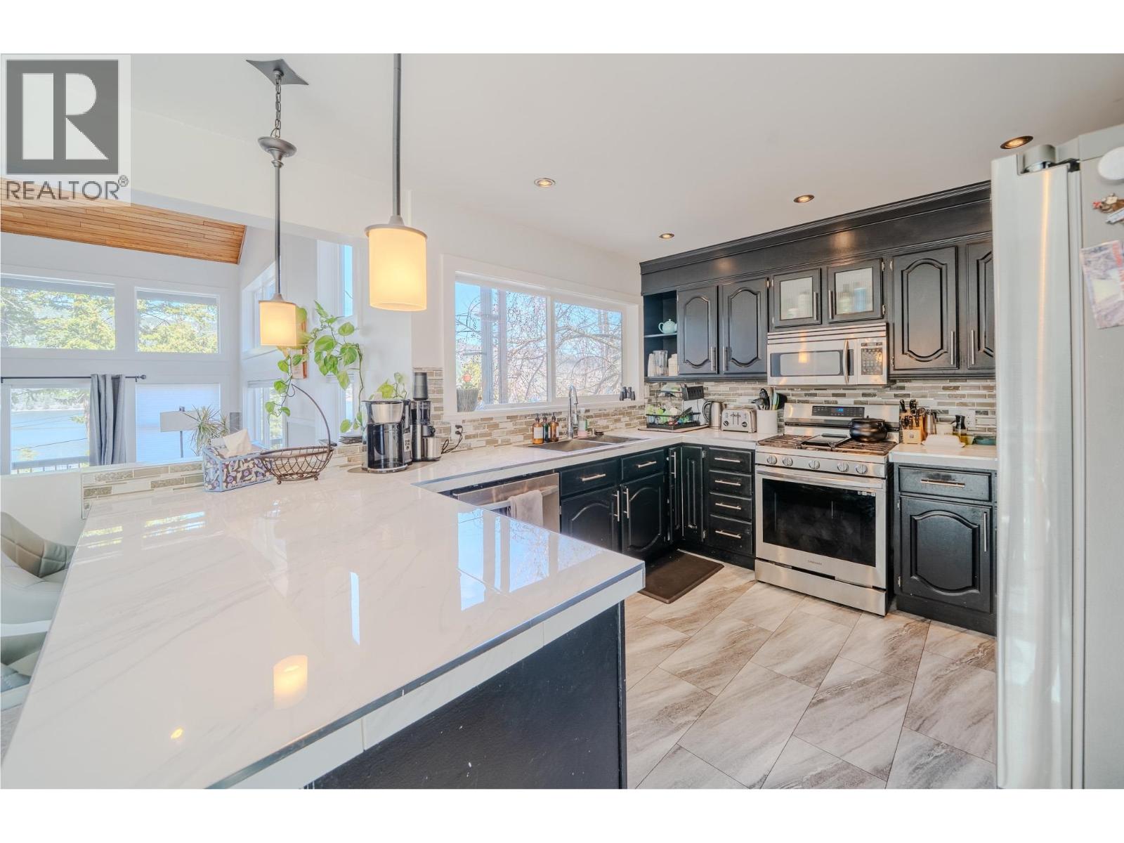 2124 SOUTH LAKESIDE DRIVE - 8