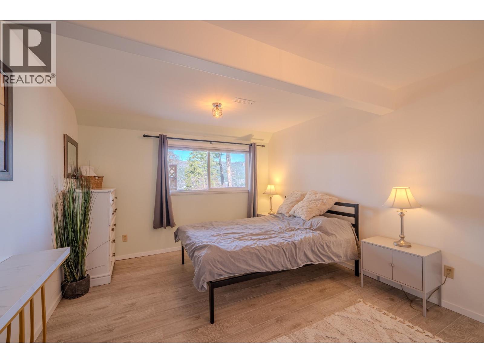 2124 SOUTH LAKESIDE DRIVE - 28